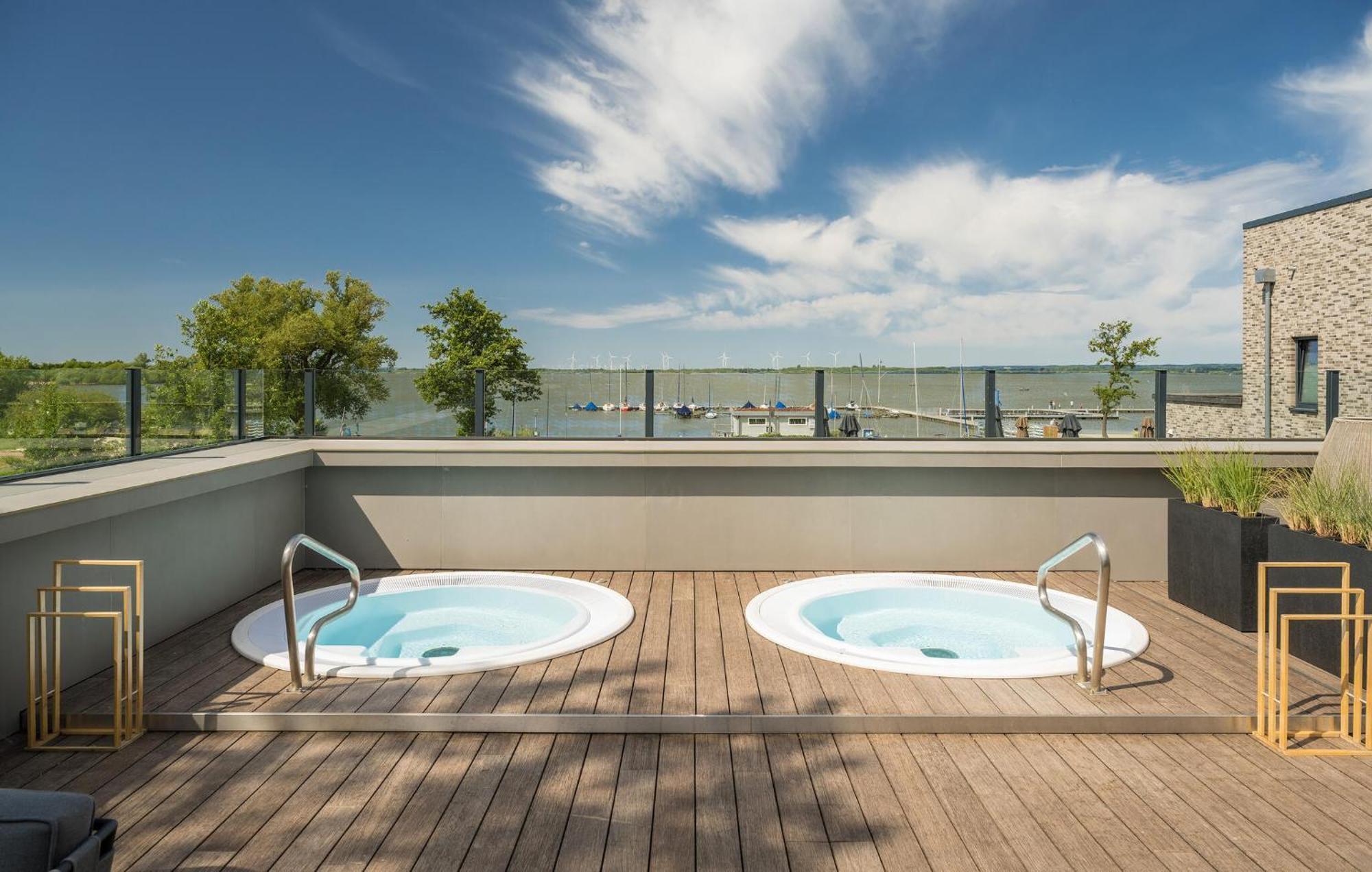 2 Bedroom Beach Front Home In Lembruch-Duemmer See Екстер'єр фото